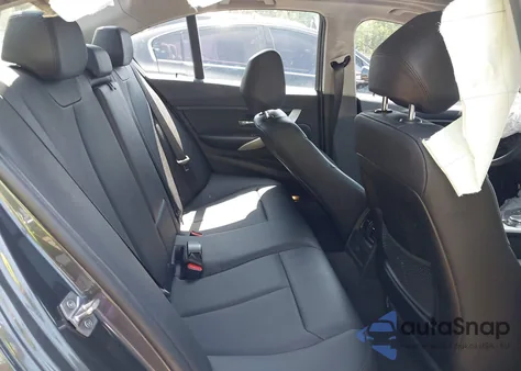 2016 BMW 320 Xi из США, поврежденный, VIN WBA8A3C52GK689284